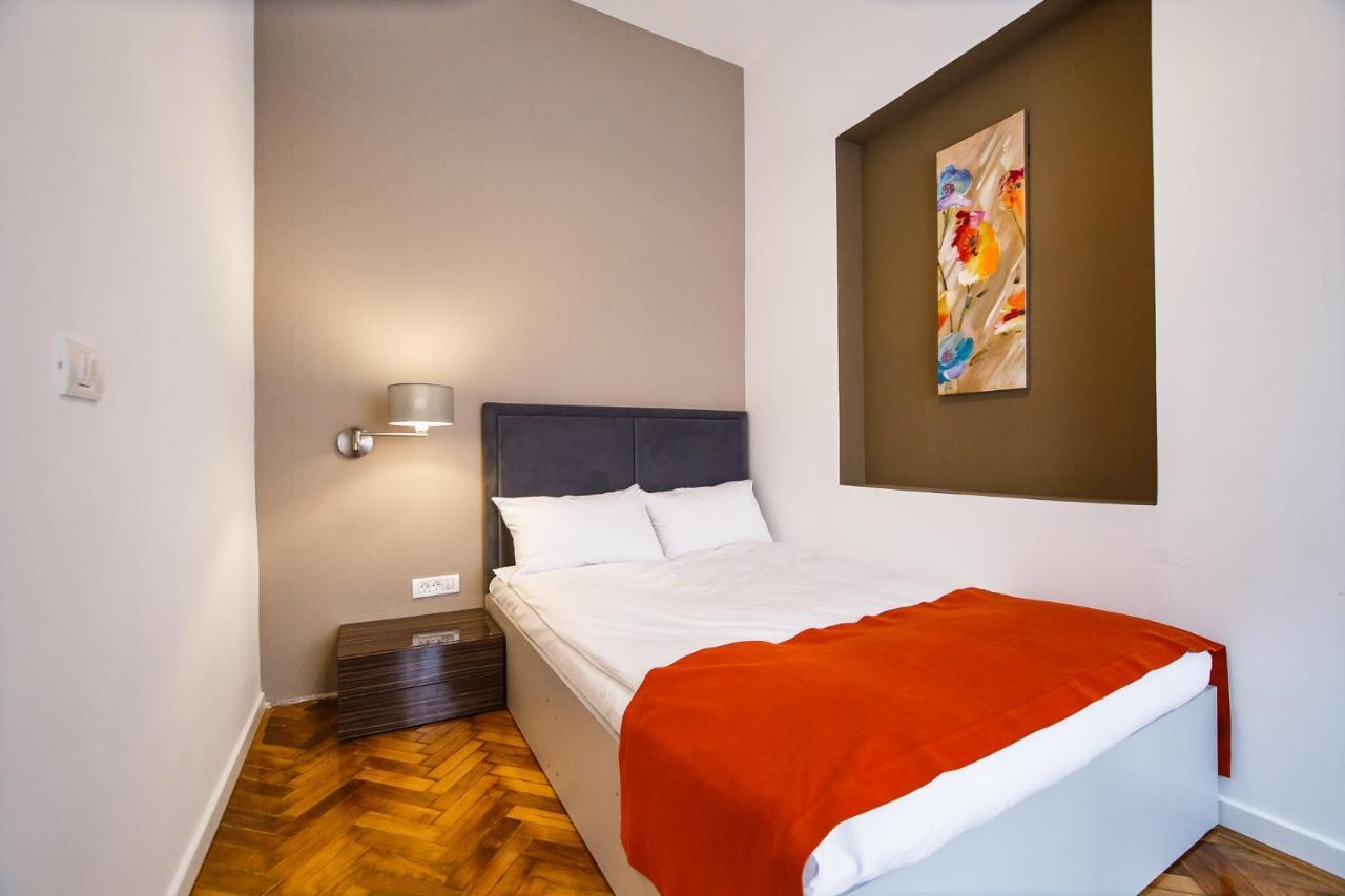 Eat It Cozy Downtown Apartments Oradea Bagian luar foto