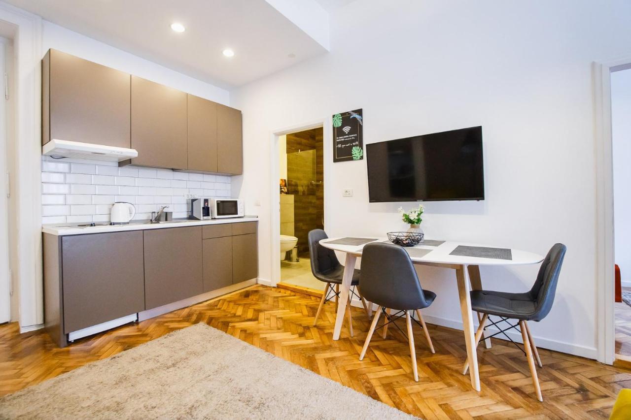 Eat It Cozy Downtown Apartments Oradea Bagian luar foto